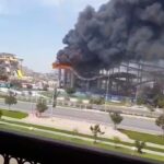 В Абу-Даби сильный пожар: загорелся аквапарк Yas Waterworld.