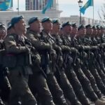 Казахстанец посетил репетицию парада и высказал своё честное мнение На видео — 21-летний Арсений Мироненко, тот самый па…
