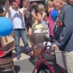 В США поздравили ветерана ВОВ в Санни-Айлс-Бич, Майами — ему 102 года В русском районе Майами Санни-Айлс-Бич прошла…