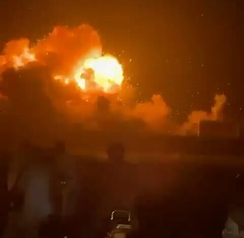 Индия начала наносить ракетные удары по Пакистану, — СМИ. Утверждается, что ВВС Пакистана заявили о сбитии индийского ис…