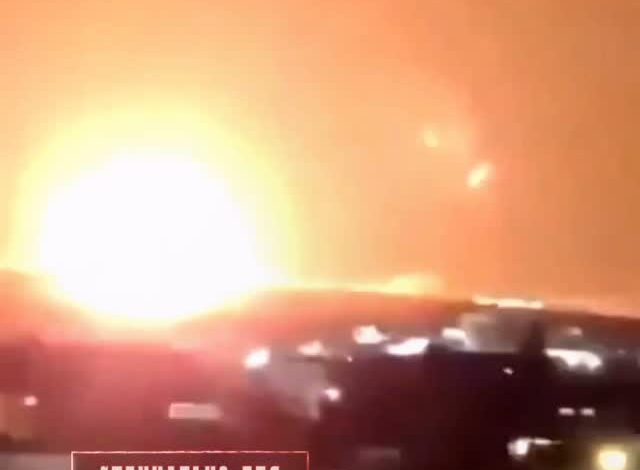 Звуки взрывов и работы ПВО слышны в Тегеране, пишут информагенства. Axios пишет, что Израиль нанёс удар с воздуха по тер…