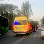 Только что скорая сбила пешехода. Пешеходный переход около колледжа энергетики. Джандосова западнее Берегового