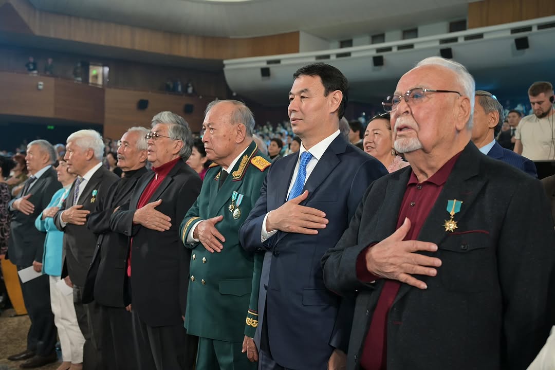 В Алматы прошёл праздничный концерт, посвящённый Дню Республики* Во Дворце Республики в Алматы состоялся праздничный кон…