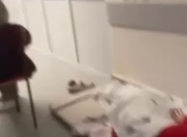 В инфекционной больнице Шымкента пациентов разместили на полу В соцсетях распространилось видео из инфекционной больницы…