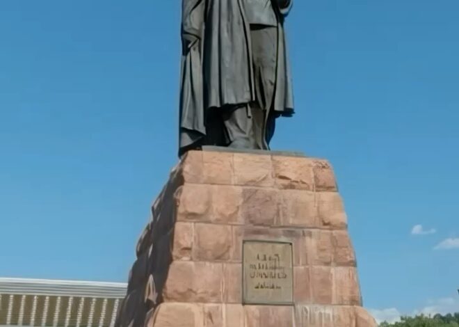 Алматылықтар, барлық ескерткіштерді таныдыңыздар ма? Әрқайсысы — қаламыздың тарихының бір бөлігі! **** Алматинцы, узнаёт…