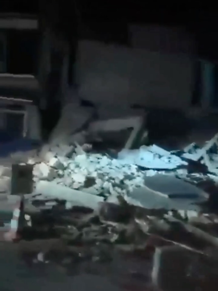 В Турции произошло сильное землетрясение магнитудой 6.1, — сейсмологи. Толчки ощущались в ряде провинций, включая Стамбу…