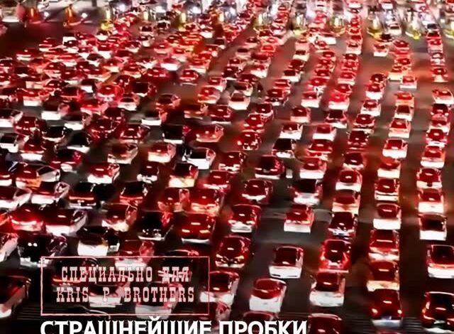 Страшнейшие пробки заполонили Китай, так как жители едут отдыхать в первые дни каникул по случаю Дня основания КНР