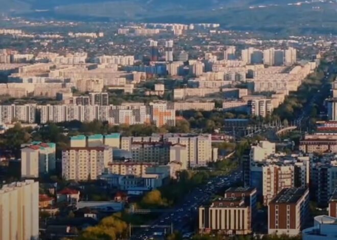 Коммунальные службы Алматы поздравили горожан с Днём Республики Сотрудники ГКП на ПХВ «Алматы Тазалық» поздравили жителе…