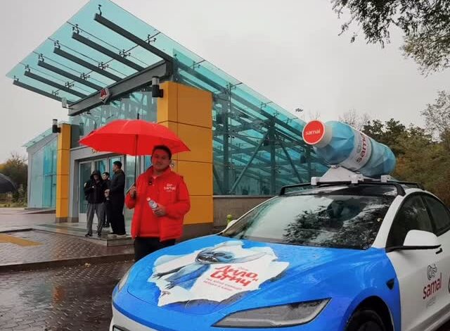 🌧 Жауынды күні Samal Water жылы көңіл сыйлайды! В дождливую погоду Samal Water дарила прохожим зонты и хорошее настроен…